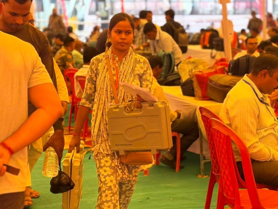 ઔરંગાબાદમાં મતદાનની તૈયારીઓ પૂર્ણ થઈ ગઈ છે.