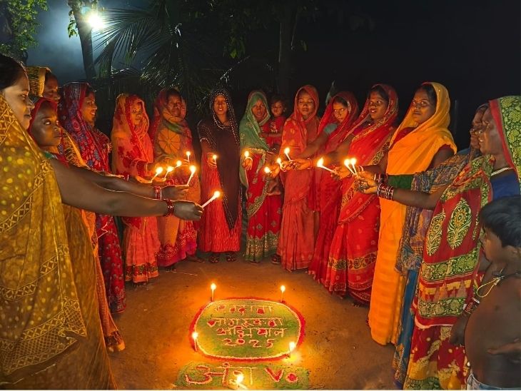 અરરિયાના રાણીગંજ બ્લોકમાં, મતદાન માટે મીણબત્તીઓ પ્રગટાવીને લોકોને જાગૃત કરવામાં આવ્યા હતા.