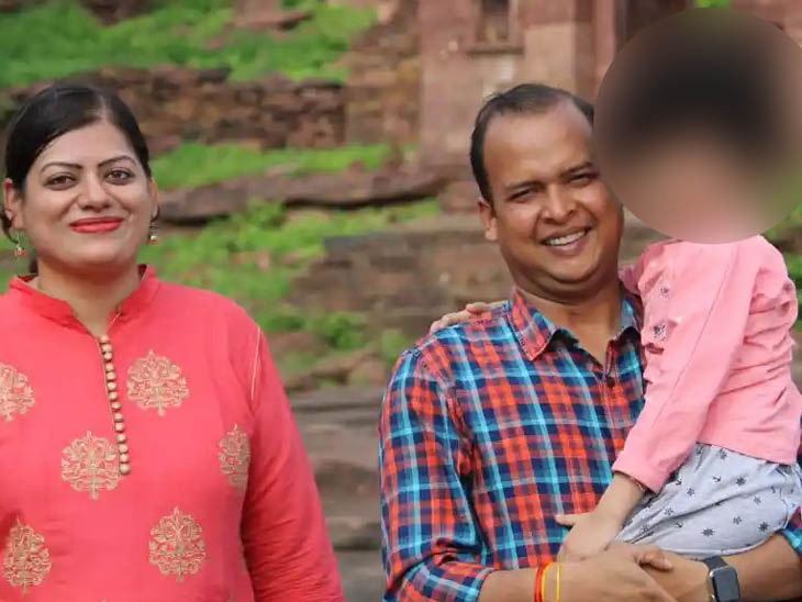 राजस्थान के इस हाईप्रोफाइल आईएएस कपल में विवाद और एफआईआर में गंभीर आरोपों ने सभी को चौंका दिया है। ब्यूरोक्रेसी के गलियारों में भी इसकी खूब चर्चा है।