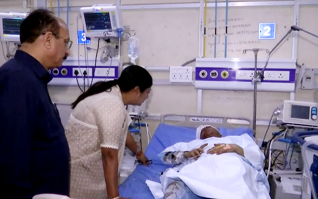 दिल्ली की सीएम रेखा गुप्ता ने भी RML और LNJP अस्पताल पहुंच कर धमाके के घायलों का हाल जाना है।