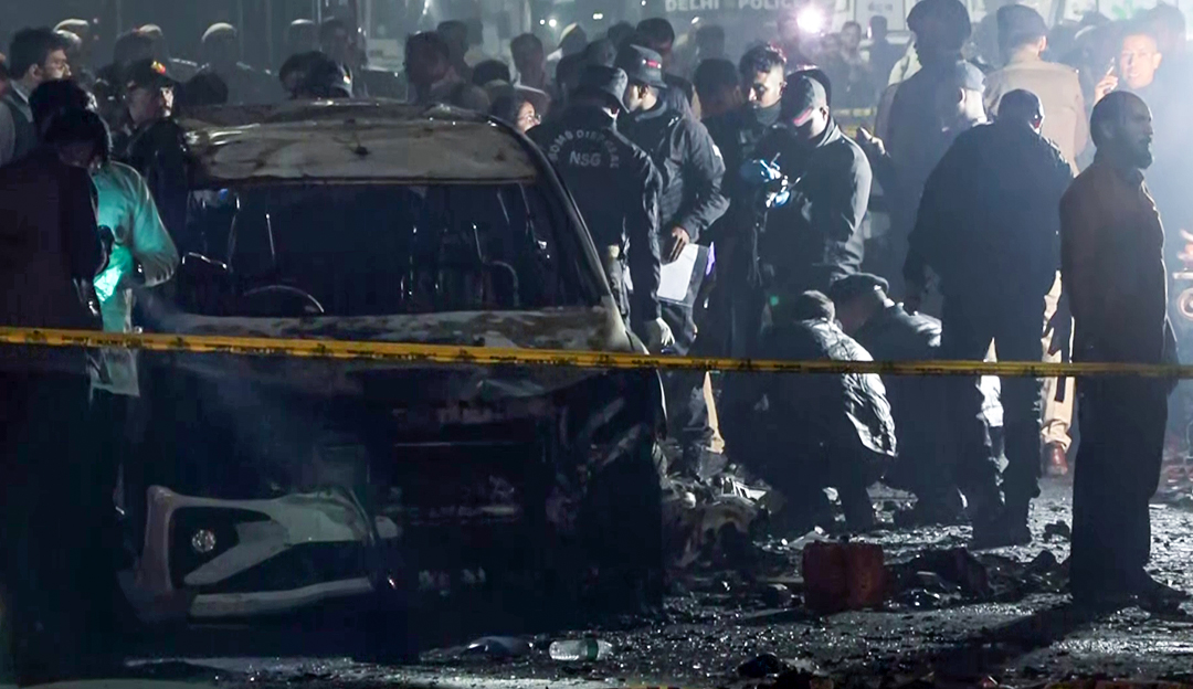 NSG की टीम घटनास्थल पहुंची। जांच एजेंसियों ने मामले की जांच शुरू कर दी है।