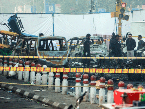 दिल्ली ब्लास्ट में अब तक 12 लोगों की मौत हो चुकी है। 20 से ज्यादा लोग घायल हैं। - Dainik Bhaskar