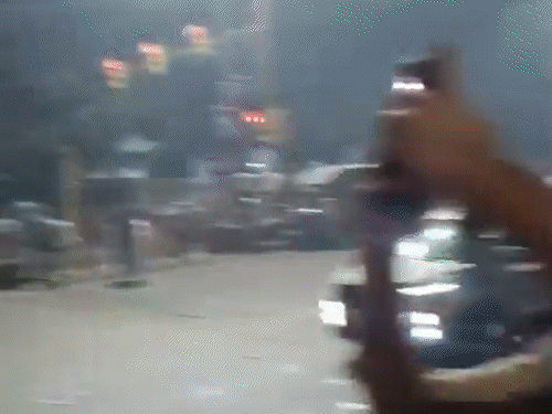 धमाके के बाद की फुटेज। चारों तरफ अफरातफरी मच गई।