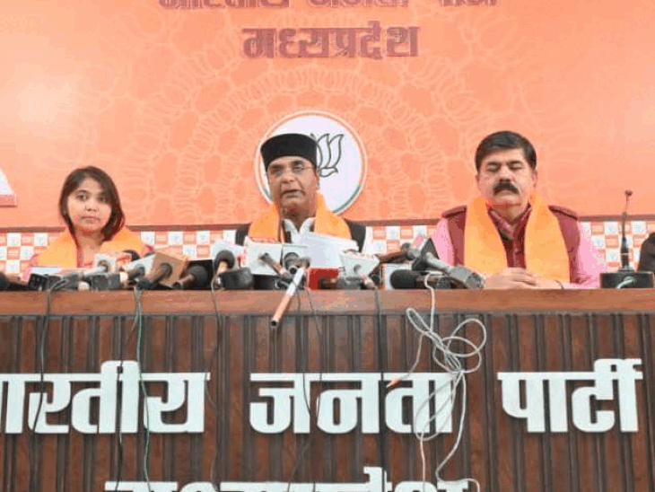 खेल मंत्री विश्वास सारंग ने भी चुनाव को लेकर आरोप लगाए।