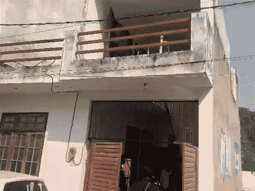 जम्मू-कश्मीर पुलिस और यूपी एटीएस की संयुक्त टीम ने करीब 3 घंटे तक छापेमारी की।