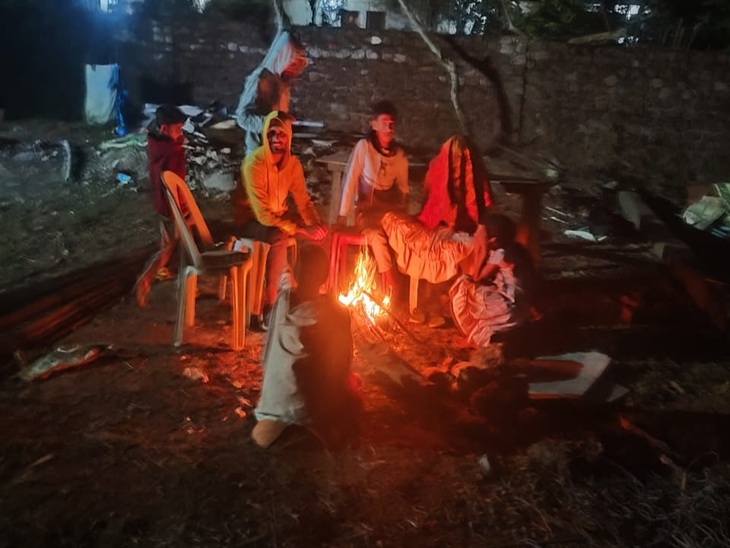 सरगुजा के पाट क्षेत्रों में पाले पड़े, न्यूनतम तापमान 4°C:  शीतलहरों के असर से ठिठुरा सरगुजा, अंबिकापुर में न्यूनतम तापमान 8 डिग्री से नीचे – Ambikapur (Surguja) News