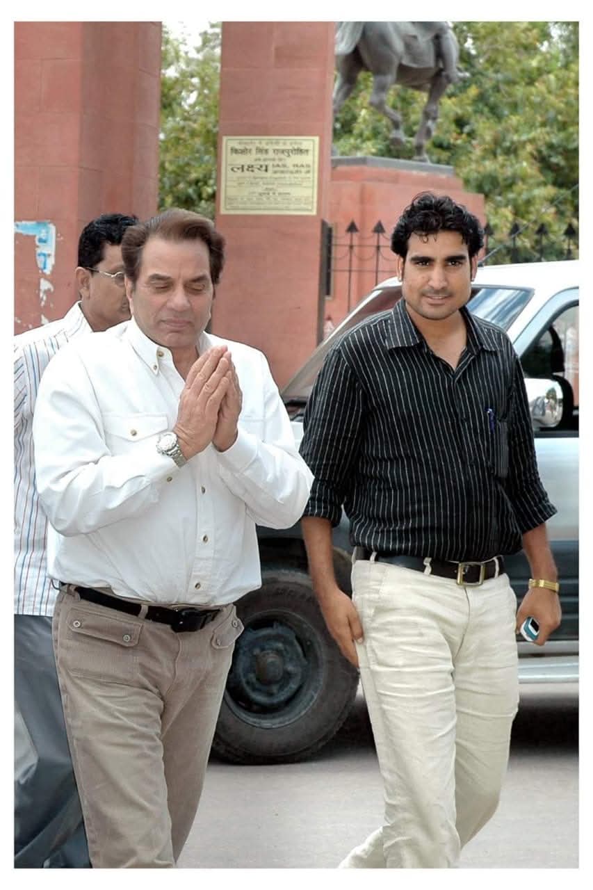 उन्होंने रामेश्वर डूडी के खिलाफ कभी नहीं कहा। वे उन्हें अपना छोटा भाई बताते थे।