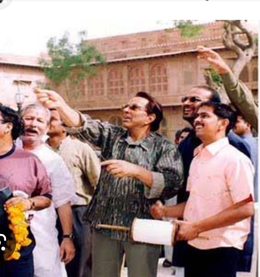 बीकानेर में धर्मेंद्र की जबरदस्त फैन फॉलोइंग थी।