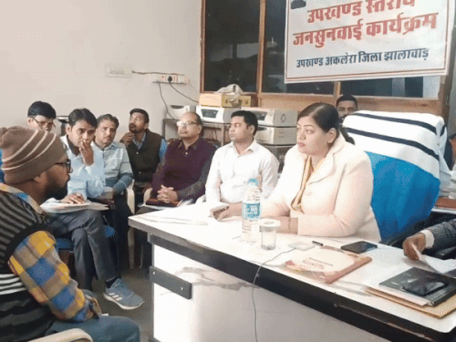 पीड़िता IAS भारती दीक्षित ने पुलिस से सुरक्षा दिलाने की मांग की है।