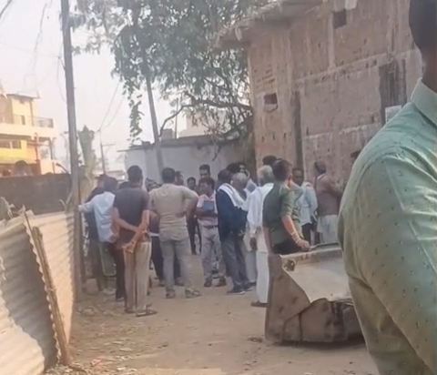 सीमांकन करने पहुंचे दल और ग्रामीणों के सामने हंगामा हुआ।