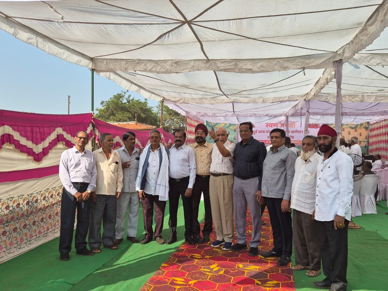 खरोरा में 50 साल बाद मिले पूर्व छात्र:  शासकीय पूर्व माध्यमिक विद्यालय के छात्रों का पुनर्मिलन समारोह – Tilda News