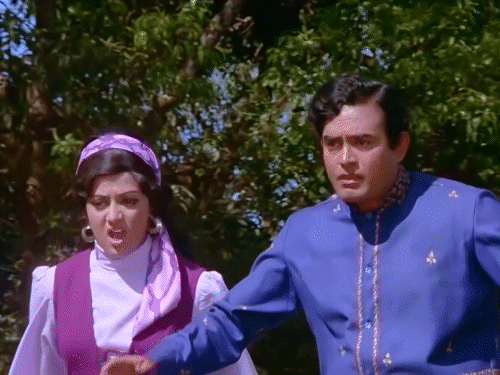 संजीव कुमार और हेमा मालिनी ने ‘सीता और गीता’, ‘धूप छांव’ और ‘शोले’ जैसी फिल्मों में साथ काम किया है।