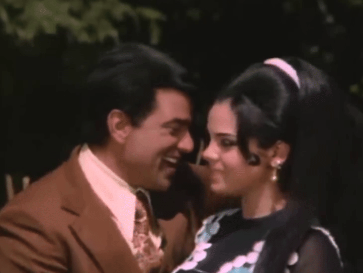 गाना- आज मौसम बड़ा बेईमान है बड़ा, फिल्म- लोफर (1973)