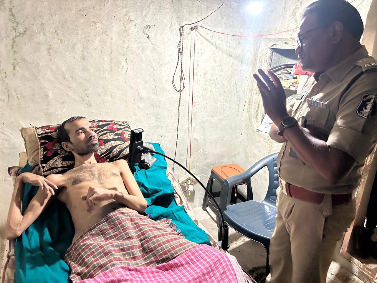 मामले की जानकारी मिलते ही एसडीओपी पीड़ित के घर पहुंचे और बातचीत की।