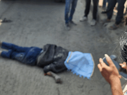 सोनू बाइक के साथ सड़क पर घसीटता चला गया। जिससे उसकी मौके पर ही मौत हो गई।