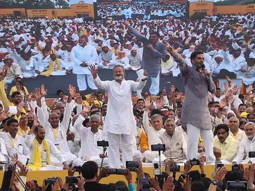 2 अक्टूबर 2024 को पटना के वैटनरी ग्राउंड में प्रशांत किशोर ने अपनी पार्टी जनसुराज को लॉंच किया। उसी सभा में मनोज भारती को कार्यवाहक अध्यक्ष चुना गया था।