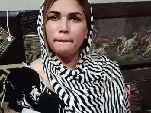 अपनी कहानी बताती फिल्लौर की रहने वाली अलीशा। - Dainik Bhaskar