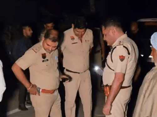 सूचना के बाद रात को मौके पर पहुंचे सदर थाना एसएचओ तरसेमचंद कांबोज।