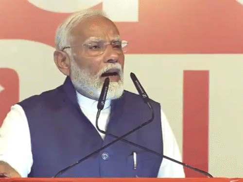तस्वीर 4 जून 2024 की है। लोकसभा चुनाव के बाद केंद्र में NDA की सरकार बनने पर पीएम मोदी ने पार्टी कार्यकर्ताओं को संबोधित किया था।