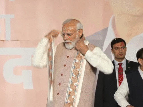 पीएम मोदी ने शुक्रवार शाम को दिल्ली के भाजपा हेडक्वार्टर में कार्यकर्ताओं को संबोधित किया। - Dainik Bhaskar