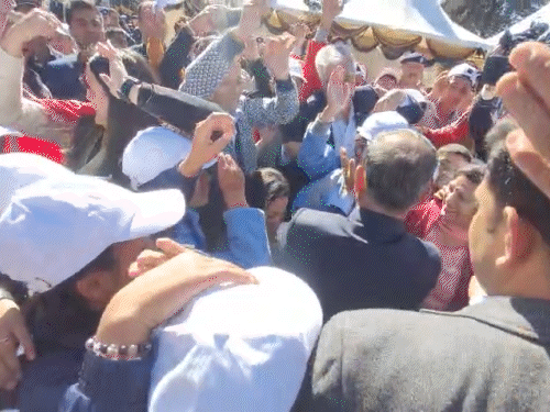 शिमला के रिज पर सीएम सुक्खू बच्चों के साथ बाल दिवस मनाते हुए।