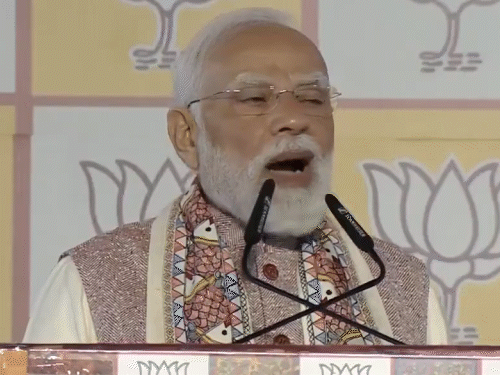 मोदी मफलर हलवत भाजप मुख्यालयात पोहोचले: मखान्याचा हार घातला, म्हणाले- बिहारच्या लोकांनी धमाल केली; टॉप मोमेंट्स पंतप्रधान मोदी म्हणाले की, पूर्वी बिहारमध्ये माओवाद आणि नक्षलवादाचा दहशत होता. मतदान दुपारी ३ वाजता संपत असे. आता लोक संध्याकाळपर्यंत मतदान करतात.