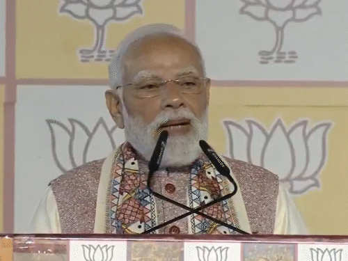 पीएम मोदी ने कहा कि बिहार की जनता ने NDA को प्रचंड बहुमत देकर गर्दा उड़ा दिया है। जंगलराज वालों को बता दिया कि यहां सिर्फ विकास की राजनीति चलेगी।