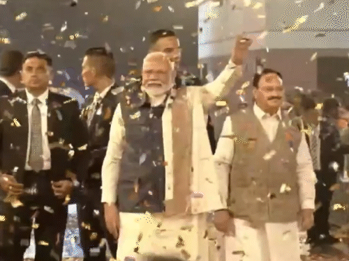 तस्वीर 23 नवंबर की है। महाराष्ट्र विधानसभा चुनाव में महायुति की जीत के बाद पीएम मोदी दिल्ली में बीजेपी हेडक्वार्टर पहुंचे थे।