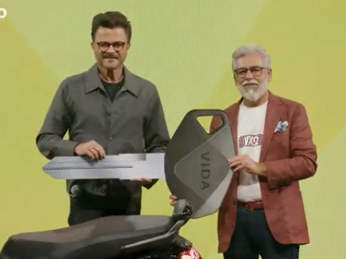 बॉलीवुड स्टार अनिल कपूर लॉन्चिंग के मौके पर इस स्कूटर के पहले कस्टमर बने थे, जिन्हें हीरो मोटोकॉर्प के चेयरमैन पवन मुंजाल ने चाबी सौंपी थी।