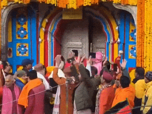 केदारनाथ धाम के कपाट 2 मई को खोले गए थे।