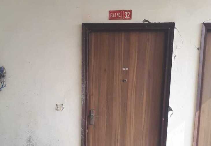 यूनिवर्सिटी कैंपस के अंदर फ्लैट नंबर 32। यहीं डॉ. शाहीन सईद रहती थी।