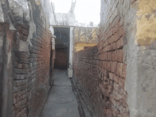 मृतक धर्मवीर का घर। शुक्रवार को वह घर पर ही था। यहीं उसे गोलियां मारी गईं।