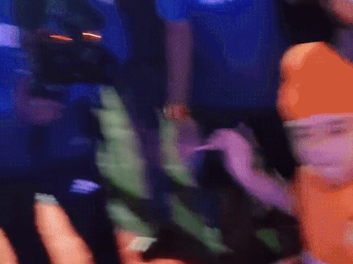 ताली बजाकर तेजबीर का हौसला बढ़ाती हरमनप्रीत और हरलीन।