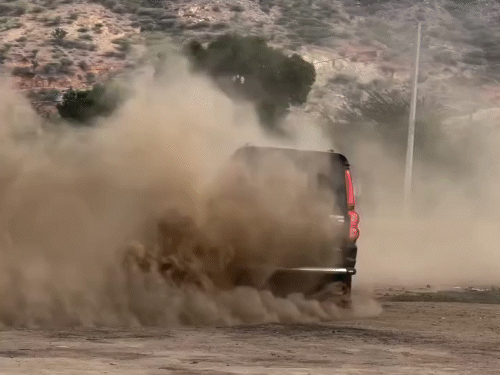 रेंटल कार वालों ने कई इंस्टा अकाउंट बना रखे हैं, जिस पर स्टंट के इस तरीके के कई वीडियो अपलोड हैं।