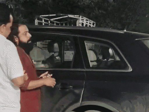 हैप्पी पंजाबी के खिलाफ रेप, ब्लैकमेलिंग का मामला दर्ज किया है।