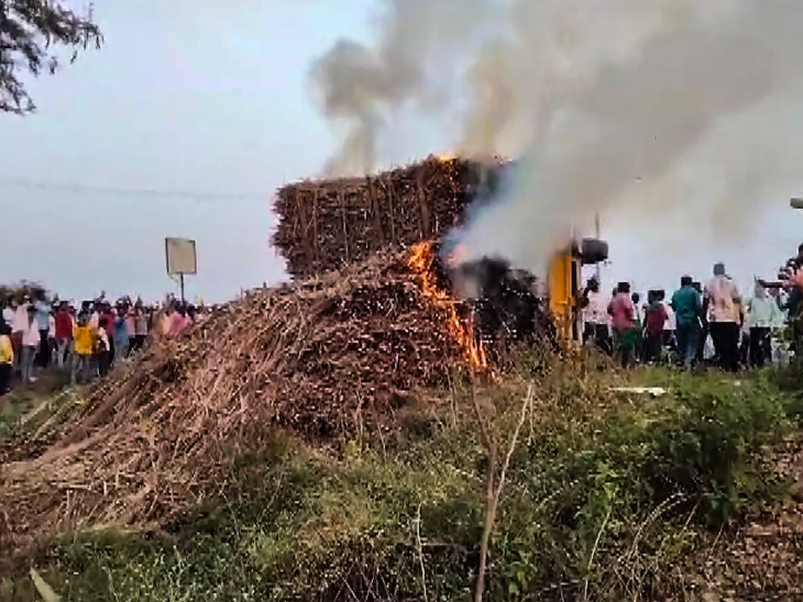 7 नवंबर से बागलकोट, मुधोल और आसपास के इलाकों में रोड जाम है।