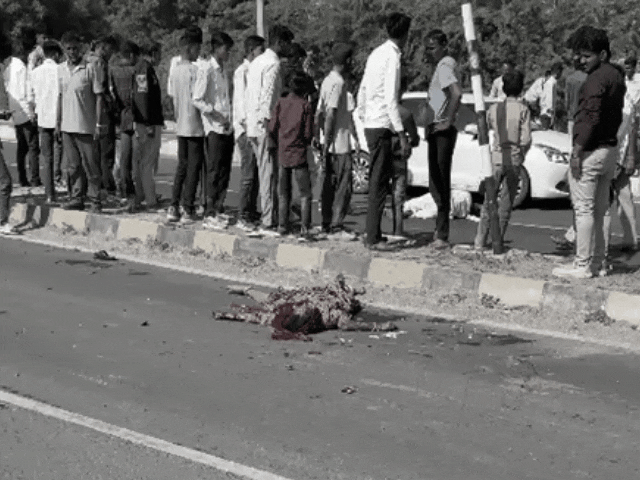 रोडवेज बस की टक्कर से एक बाइक सवार की मौके पर ही मौत हो गई।