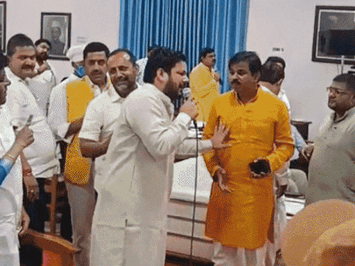 पार्षदों के दिए प्रस्तावों पर चर्चा के बजाय तकरार बढ़ने लगा था। (फाइल)