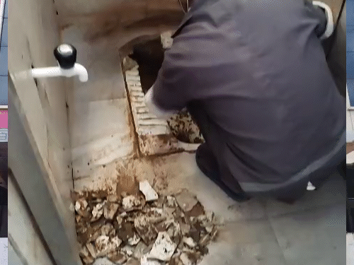 1 घंटे बाद टॉयलेट को तोड़कर बच्चे को बाहर निकाला गया। सफाईकर्मियों ने बचाई बच्चे की जान।