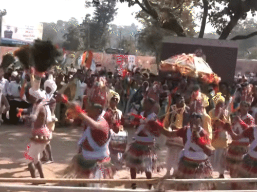 पीएम ने 4 किमी लंबा शो किया।