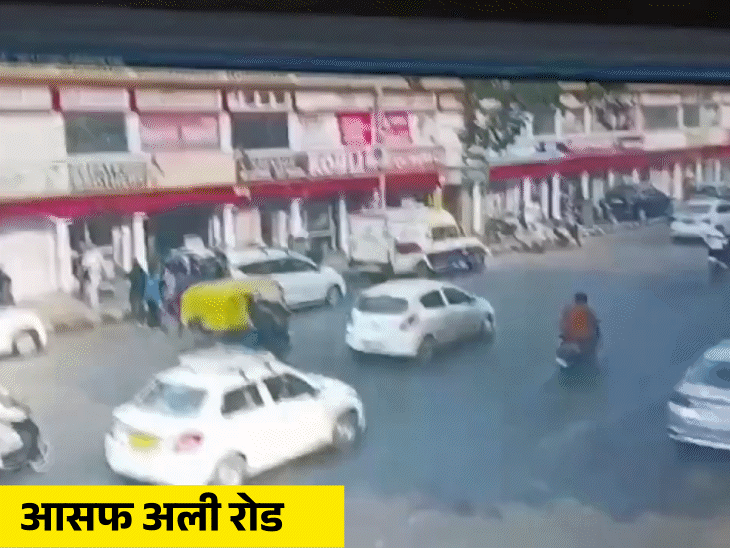 10 नवंबर को दोपहर के वक्त आसफ अली रोड पर उमर की कार भी देखी गई।