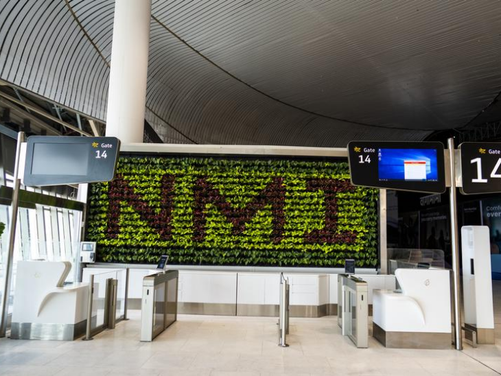 नवी मुंबई एयरपोर्ट का पहला फेज भारत का सबसे बड़ा ग्रीनफील्ड एयरपोर्ट प्रोजेक्ट है, जिसे सार्वजनिक और निजी भागीदारी (PPP) में बनाया गया है।