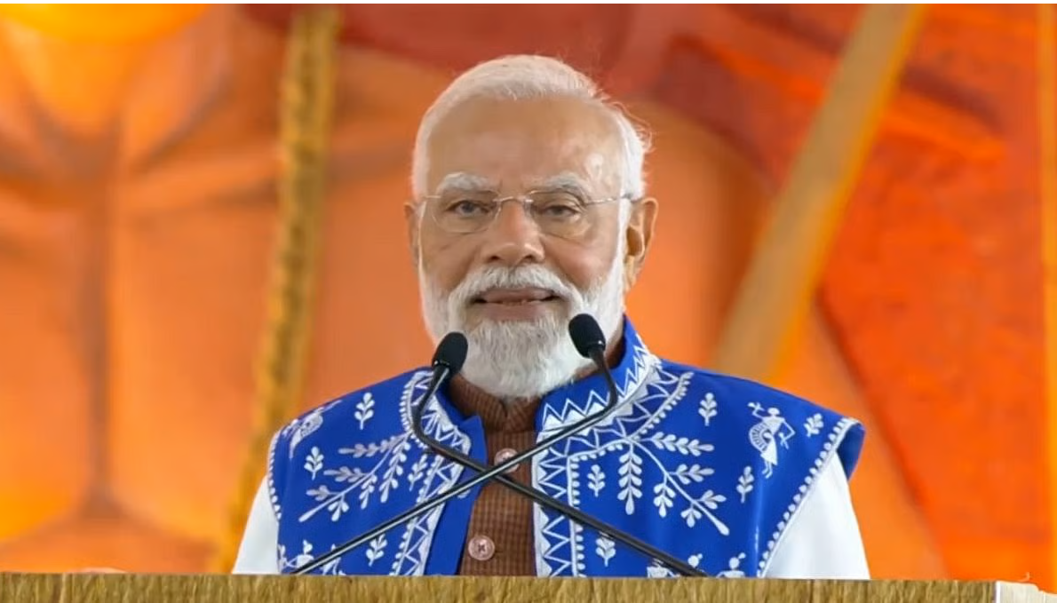 इसमें 14 आदिवासी जिलों में 250 नई बसें शुरू करना भी शामिल है।