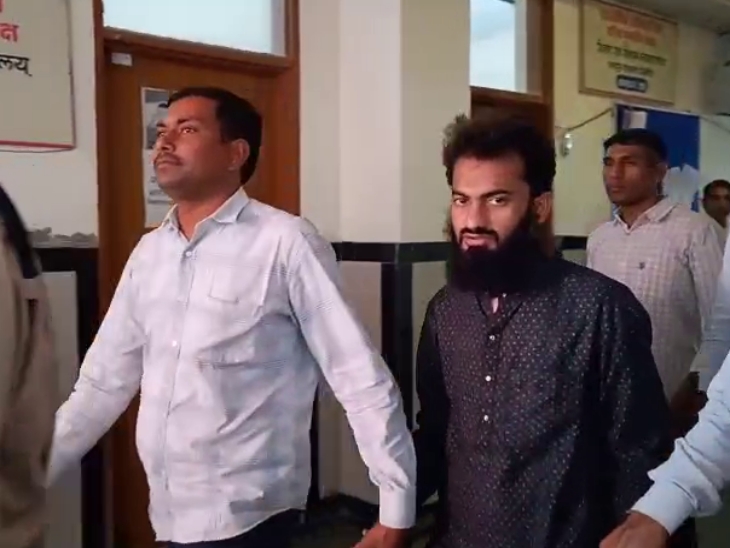 ओसामा के मोबाइल में मिले डेटा की एक्सपर्ट से पड़ताल कराई जा रही है।