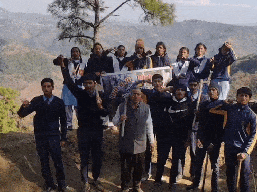 कांडपाल ने अपने हर छात्र को जल संरक्षण को लेकर बचपन से ही जागरूक किया, ताकि वह इस गंभीर संकट के बारे में बेहतर तरीके से सोच सकें।