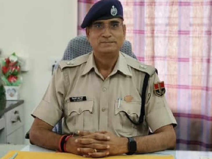 गिरधारीलाल शर्मा।