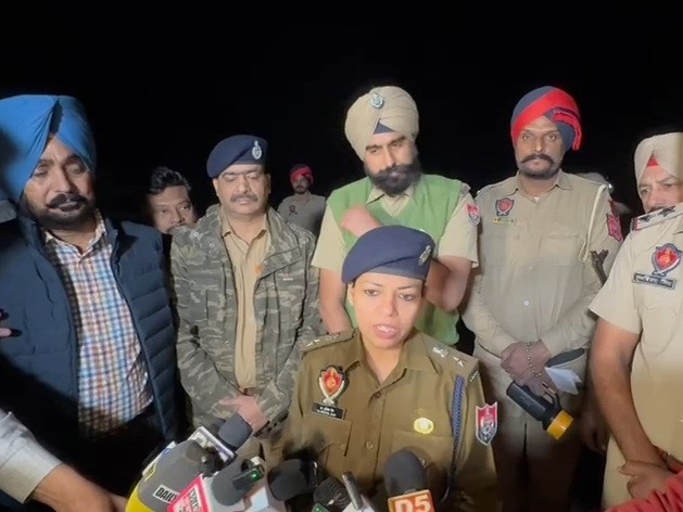 एसएसपी डॉ. प्रज्ञा जैन जानकारी देतीं हुई।