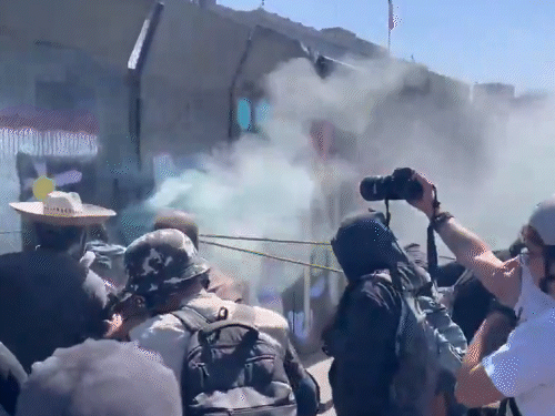 मेक्सिको में शनिवार को नाराज युवा भ्रष्टाचार के खिलाफ सड़कों पर उतरे।