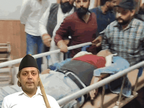 नवीन को घायल हालत में फिरोजपुर के सिविल अस्पताल ले जाते लोग। (इनसेट में गणवेश में नवीन का फाइल फोटो) - Dainik Bhaskar