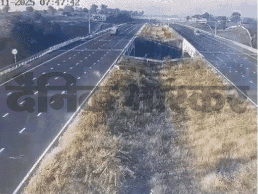 Fortuner Crashes Into Sand-Laden Tractor-Trolley in Gwalior; 5 Killed ...